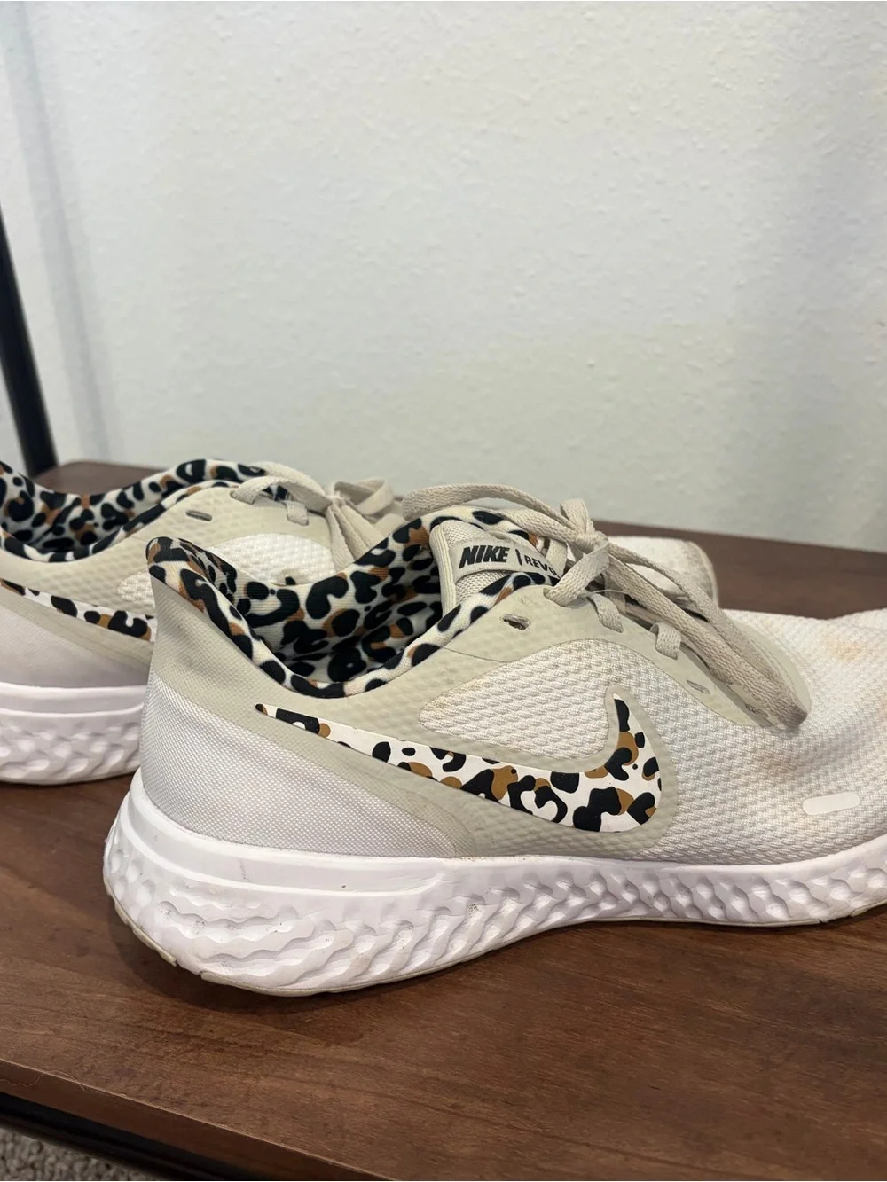 Nike beige athletic